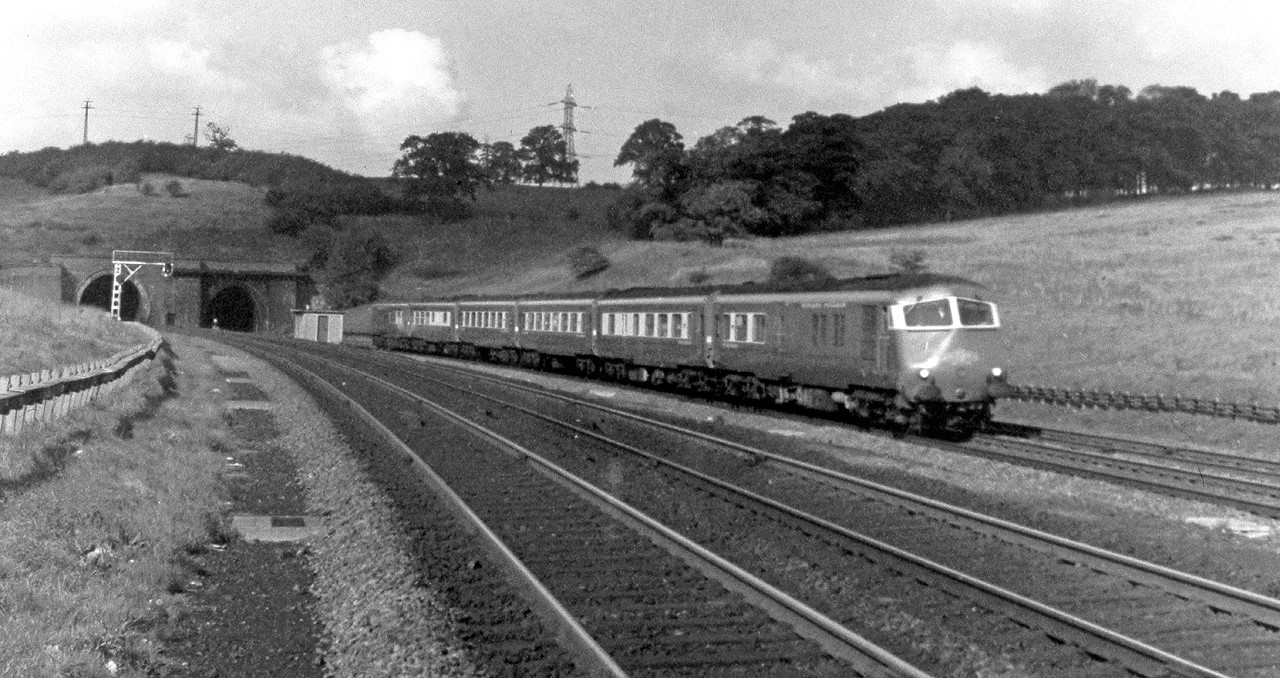 1965 - Blue Pullman DMU - Ganwick - running a test train between Kings Cross and Leeds